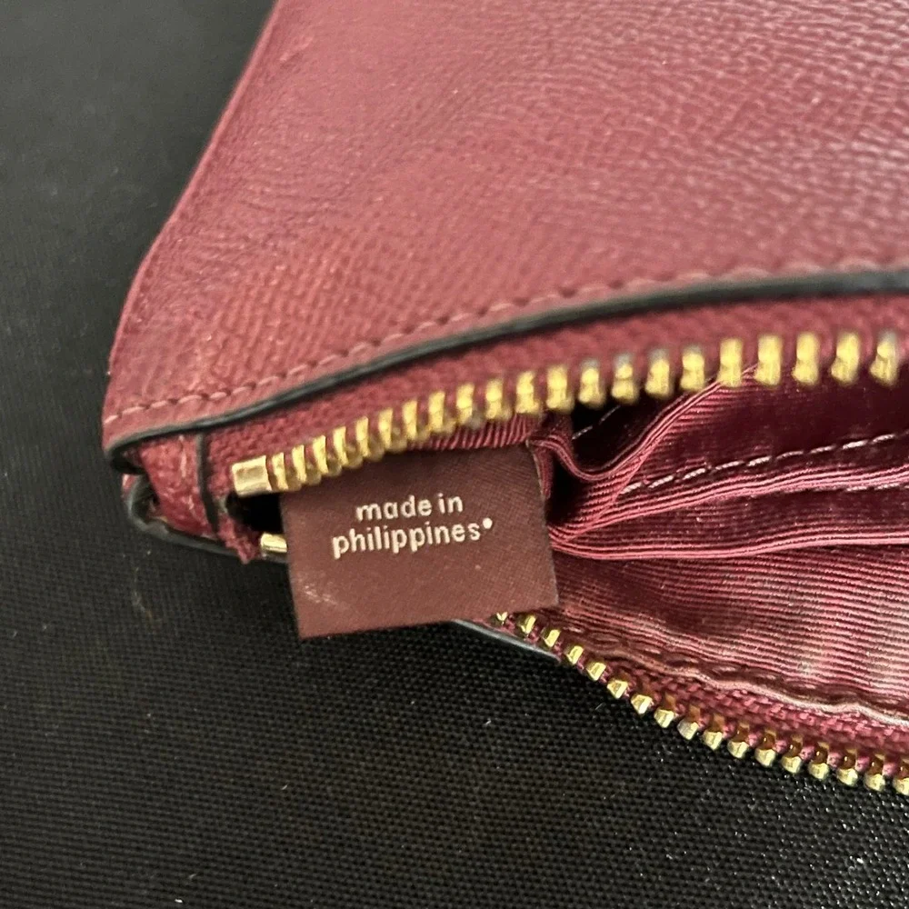 Coach Large Wristlet Burgundy‎ Crossgrain Leather Gold Hardware Zip Pouch